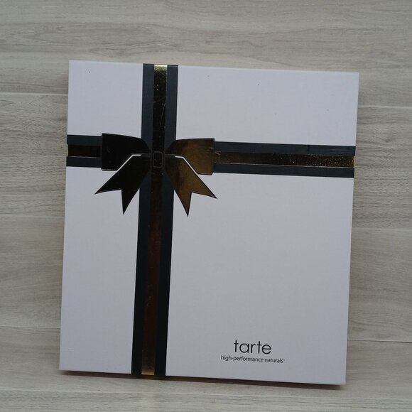 TARTE Mascara Vault Gift Box | "Lights, Camera, Lashes" | 4 Piece Set - Picture 1 of 7